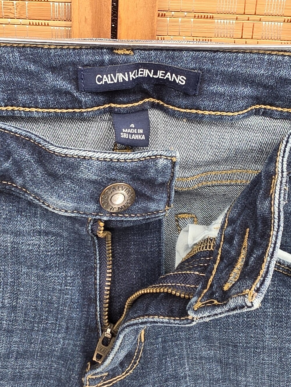 Calvin Klein Mid-Rise Skinny Jeans Dark Wash Blue Denim CJ9M4090 Size 4 - Picture 2 of 7